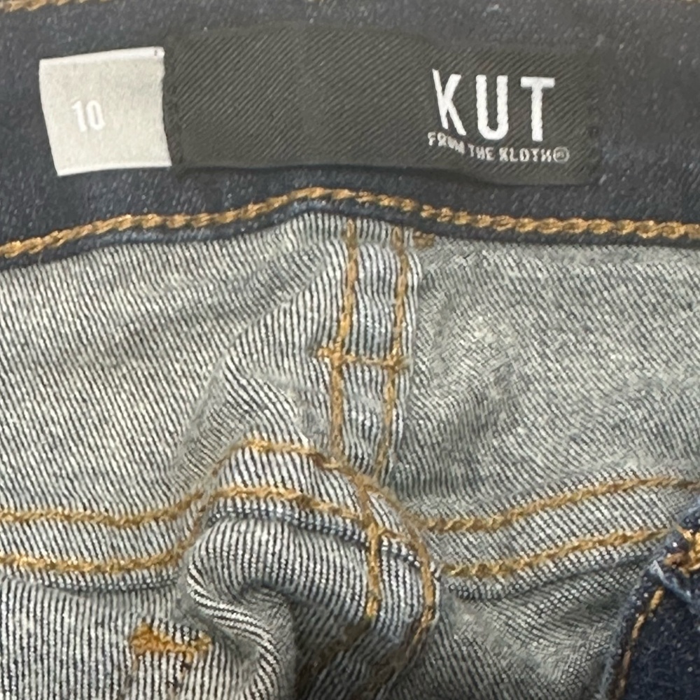 Kut from the Kloth Connie Floral Embroidered Ankle Crop Raw Edge Jeans - Picture 9 of 14
